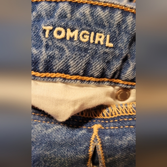 American Eagle TOMGIRL Jeans - Picture 8 of 11